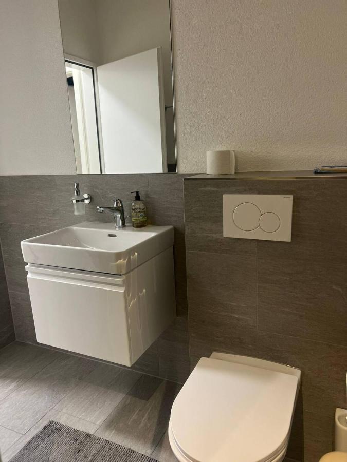 Basel-Stadt Gundeldingen Zimmer 401, Wc In The Hallway, Outside The Room Esterno foto